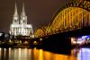 Catedral de colonia en Alemania con puente sobre el rio Rin
